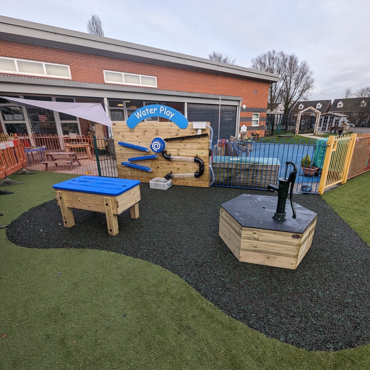 Water Wall - Sensory - Playsound Playgrounds