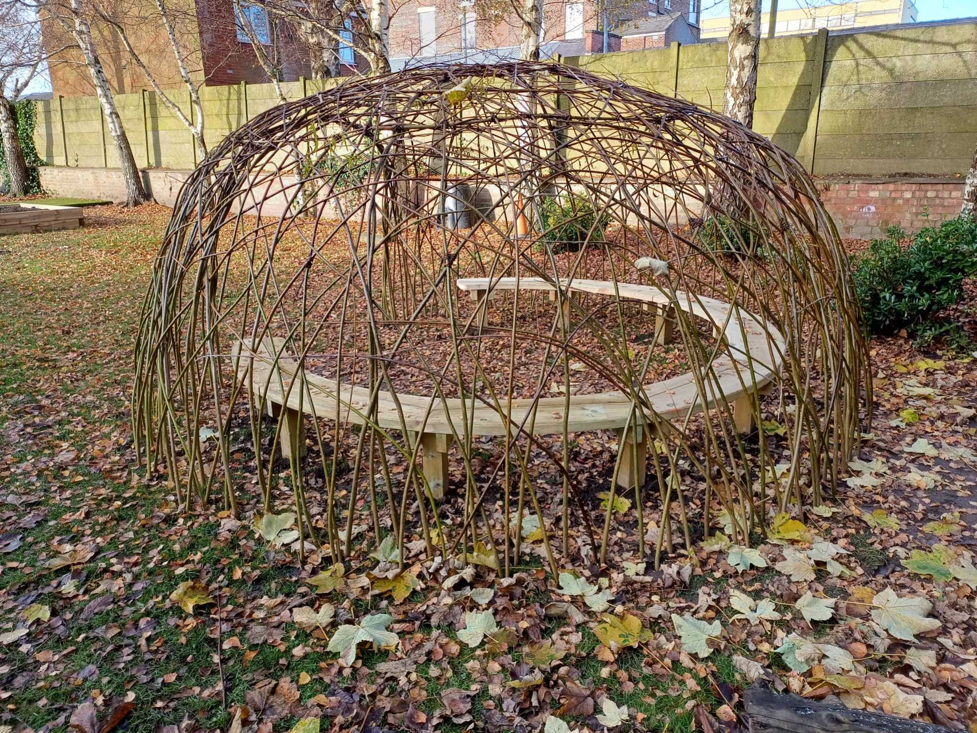 Willow Dome with Curved Seating